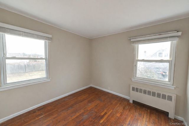 855 Pease Lane, West Islip, NY 11795