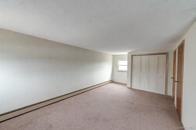 855 Pease Lane, West Islip, NY 11795