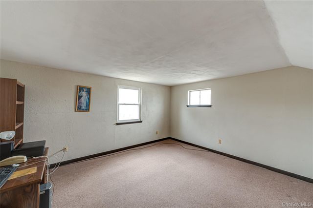 855 Pease Lane, West Islip, NY 11795