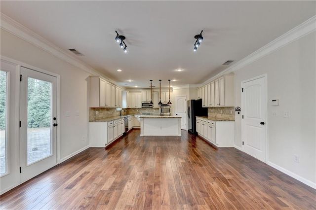 1098 Boxwood Lane, Canton, GA 30114