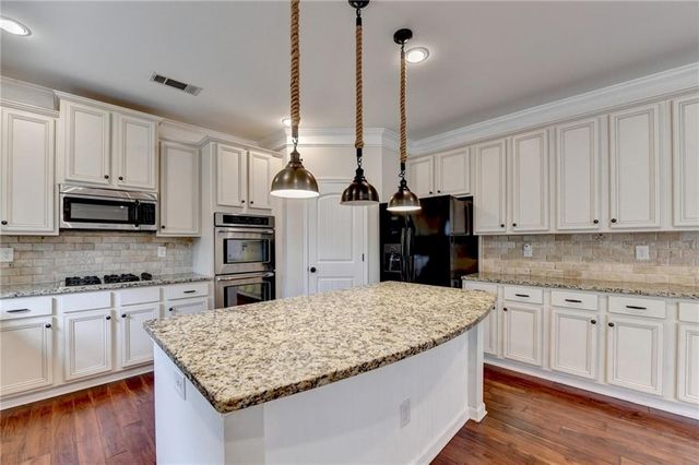 1098 Boxwood Lane, Canton, GA 30114