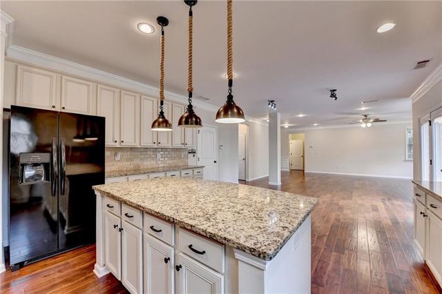 1098 Boxwood Lane, Canton, GA 30114