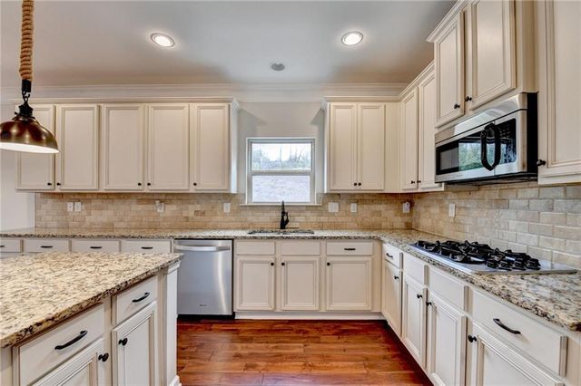 1098 Boxwood Lane, Canton, GA 30114