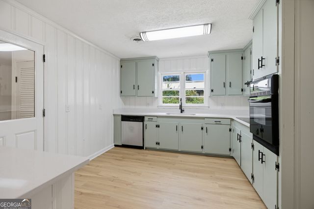 135 Pineview Road, Jackson, GA 30233