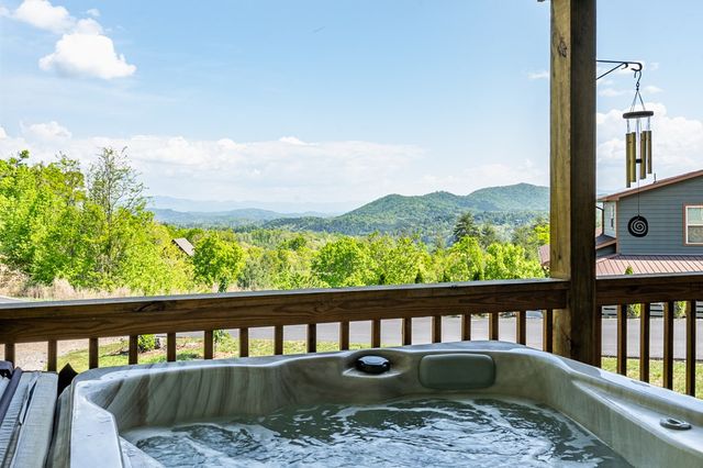 604 Point Overlook Trail, Murphy, NC 28906