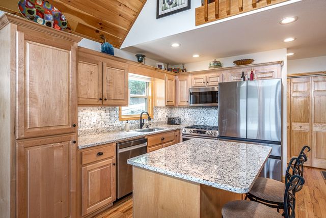 604 Point Overlook Trail, Murphy, NC 28906