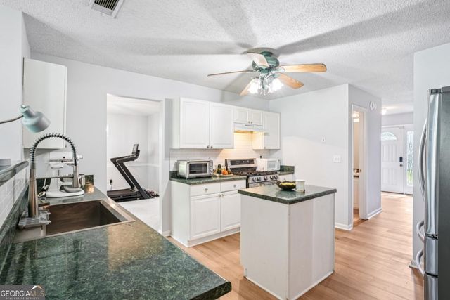 3945 Crowned Eagle, Douglasville, GA 30135