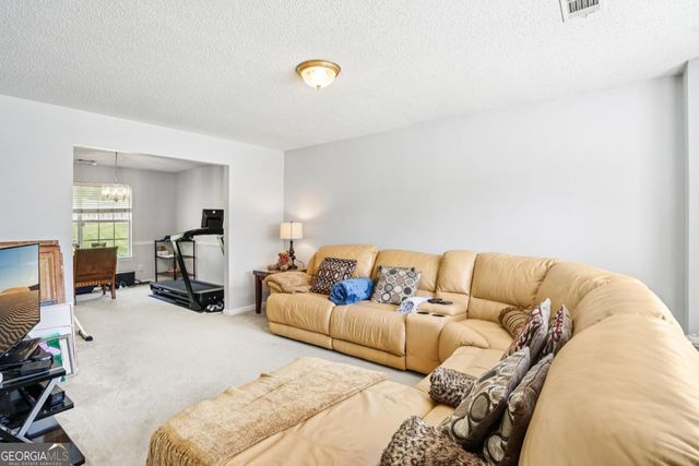 3945 Crowned Eagle, Douglasville, GA 30135