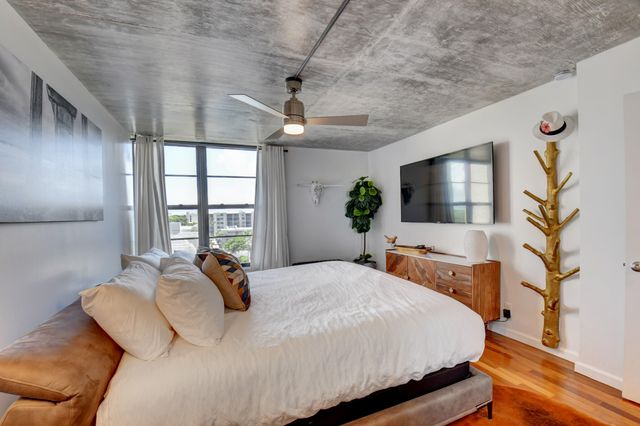 17 Royal Palm Way 603, Boca Raton, FL 33432