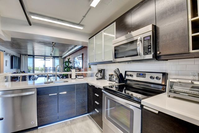 17 Royal Palm Way 603, Boca Raton, FL 33432