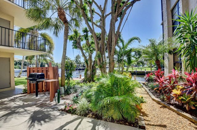 17 Royal Palm Way 603, Boca Raton, FL 33432