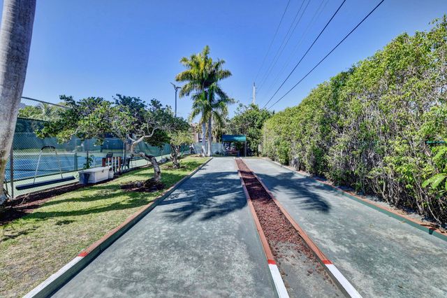 17 Royal Palm Way 603, Boca Raton, FL 33432