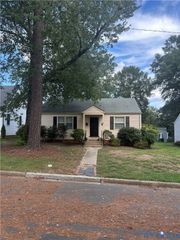 6706 Wessex Ln, Richmond, VA 23226