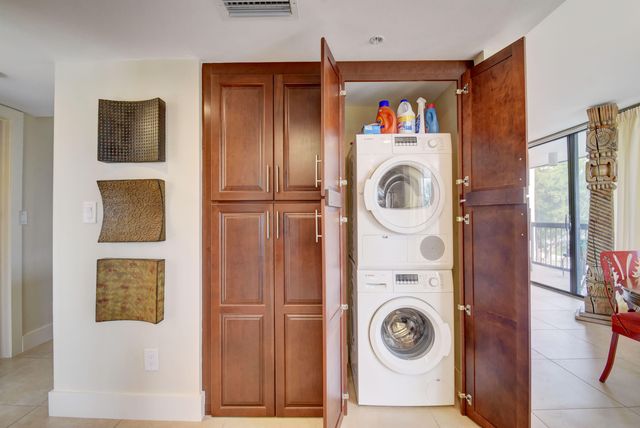 1542 Bridgewood Drive, Boca Raton, FL 33434
