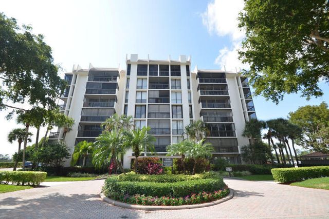 1542 Bridgewood Drive, Boca Raton, FL 33434