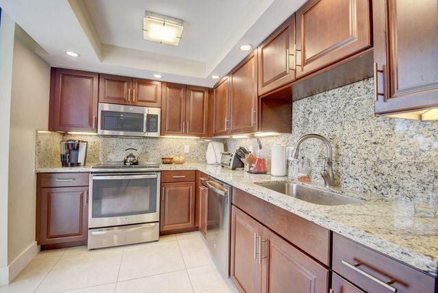 1542 Bridgewood Drive, Boca Raton, FL 33434