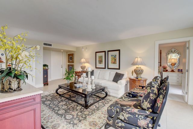 1542 Bridgewood Drive, Boca Raton, FL 33434