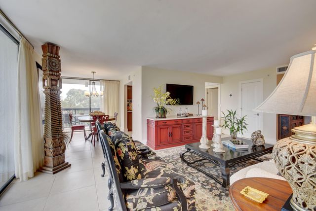 1542 Bridgewood Drive, Boca Raton, FL 33434