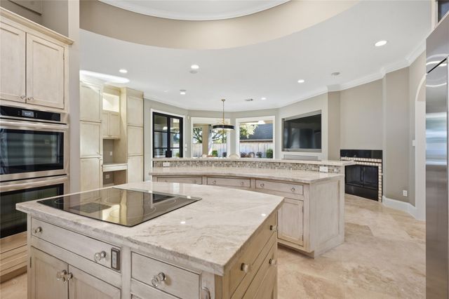 201 Hidden Pines Court, League City, TX 77573