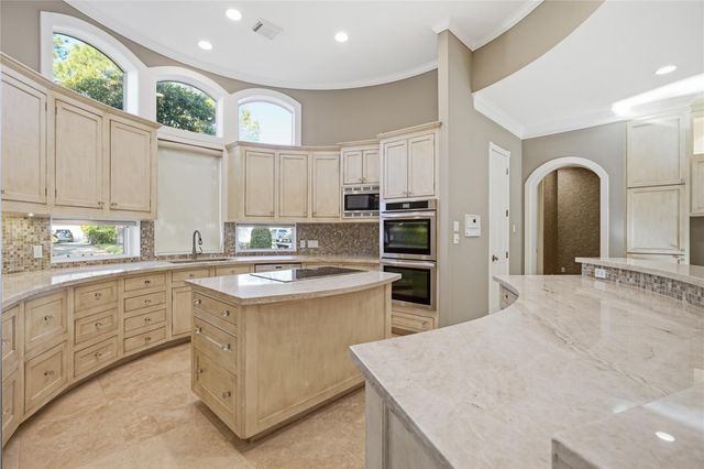 201 Hidden Pines Court, League City, TX 77573