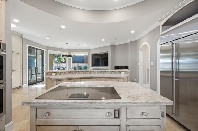 201 Hidden Pines Court, League City, TX 77573