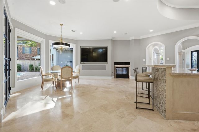 201 Hidden Pines Court, League City, TX 77573