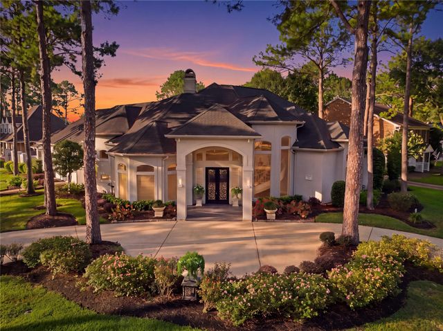 201 Hidden Pines Court, League City, TX 77573