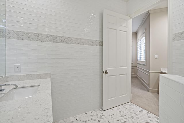 201 Hidden Pines Court, League City, TX 77573