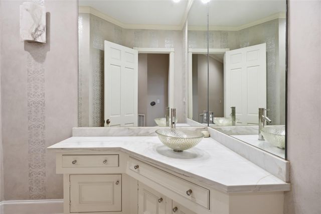 201 Hidden Pines Court, League City, TX 77573