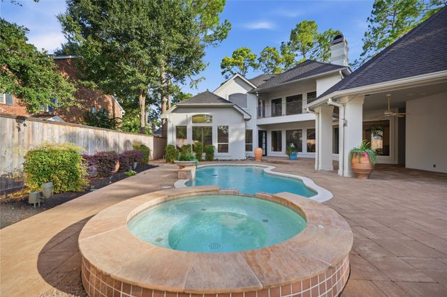 201 Hidden Pines Court, League City, TX 77573