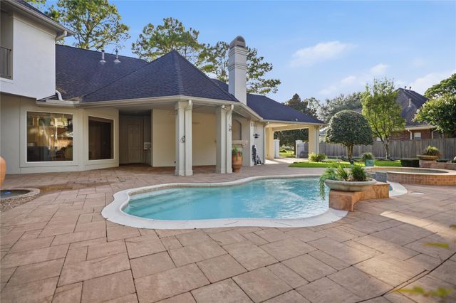201 Hidden Pines Court, League City, TX 77573