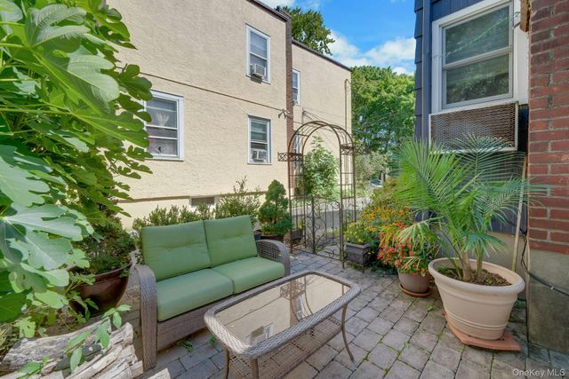 39 Saint Joseph Street, New Rochelle, NY 10805