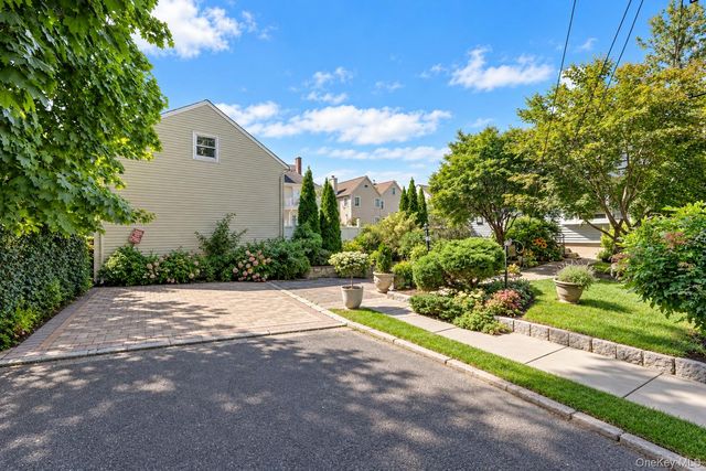 39 Saint Joseph Street, New Rochelle, NY 10805