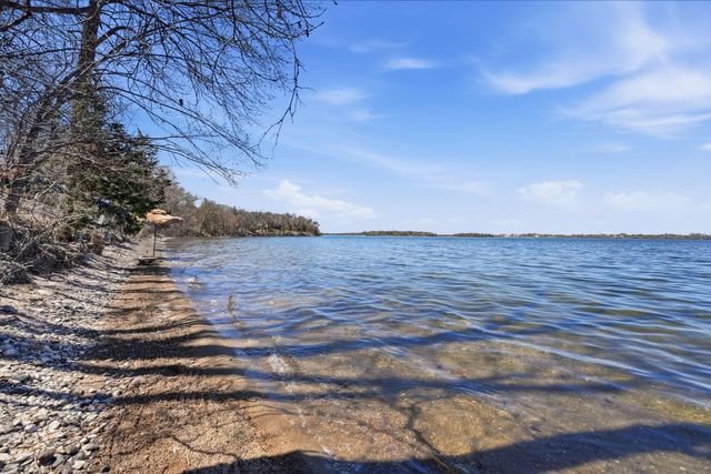 7630 Long Lake Road, Willmar, MN 56201