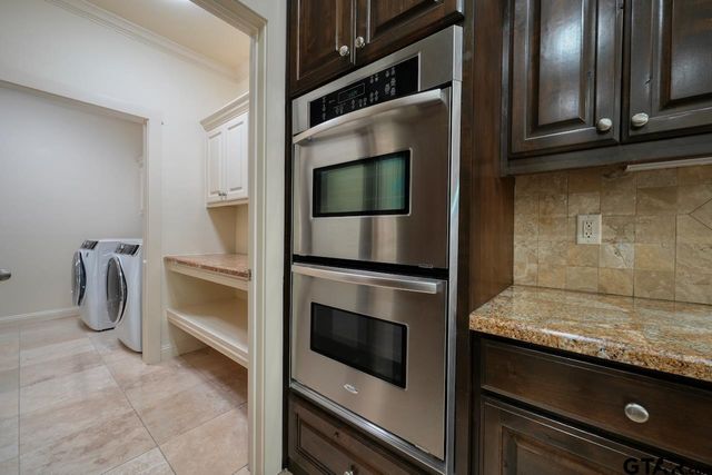 108 Timber Creek Court, Lindale, TX 75771