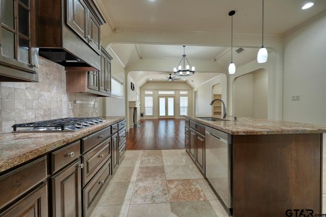 108 Timber Creek Court, Lindale, TX 75771