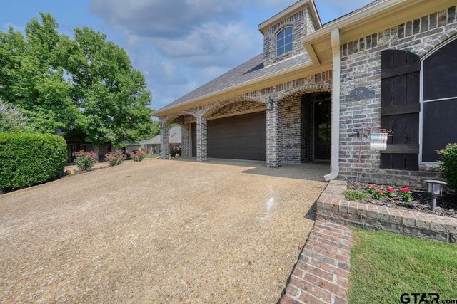 108 Timber Creek Court, Lindale, TX 75771