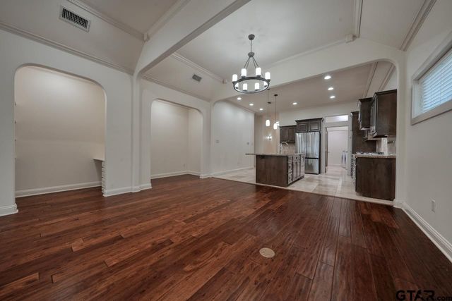 108 Timber Creek Court, Lindale, TX 75771