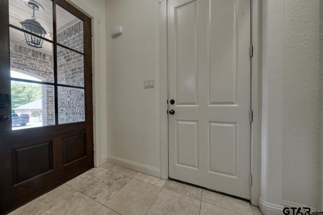 108 Timber Creek Court, Lindale, TX 75771