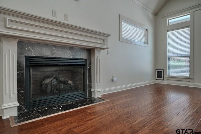 108 Timber Creek Court, Lindale, TX 75771