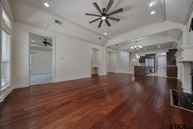 108 Timber Creek Court, Lindale, TX 75771