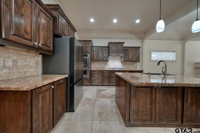 108 Timber Creek Court, Lindale, TX 75771