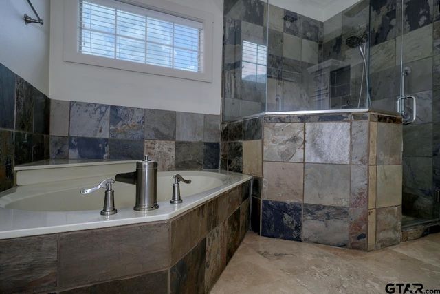 108 Timber Creek Court, Lindale, TX 75771