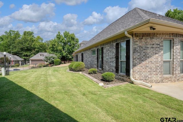 108 Timber Creek Court, Lindale, TX 75771