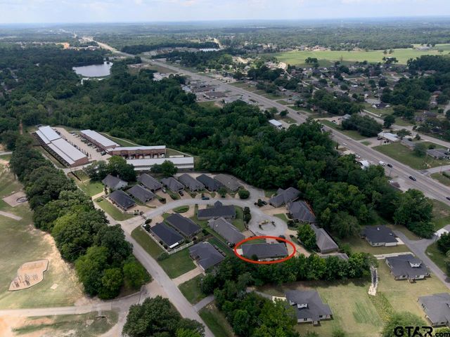108 Timber Creek Court, Lindale, TX 75771