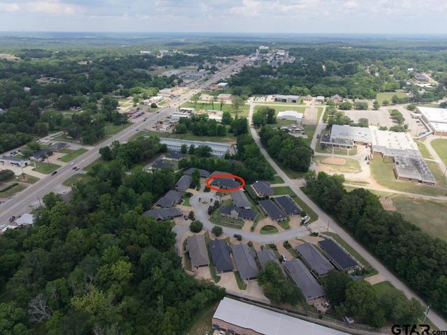 108 Timber Creek Court, Lindale, TX 75771