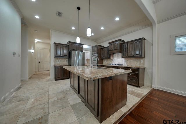 108 Timber Creek Court, Lindale, TX 75771