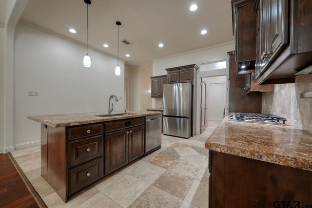 108 Timber Creek Court, Lindale, TX 75771