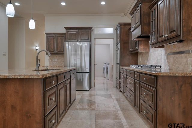 108 Timber Creek Court, Lindale, TX 75771