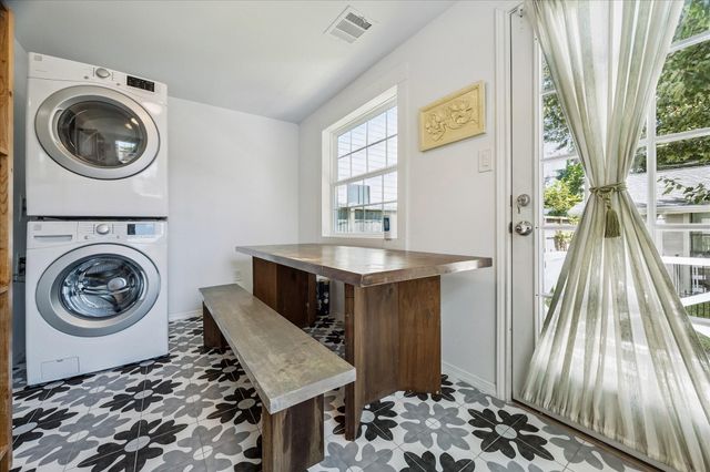 4710 Edison Street, Houston, TX 77009